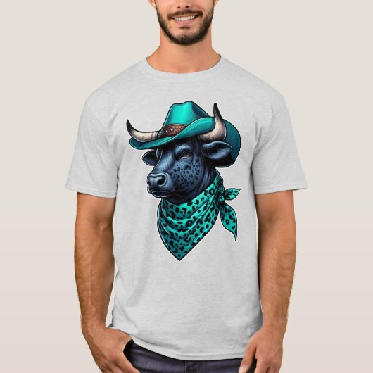 ターコイズ帽子とスカーフ付きカウボーイパターン(の模様が)あるブル Tシャツ (正面)