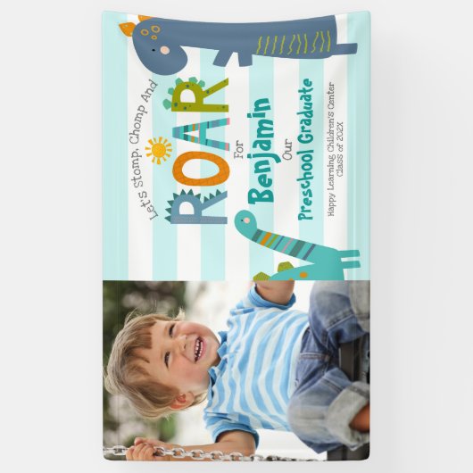 ターコイズ幼稚園の卒業写真恐竜の少年 横断幕 (縦)