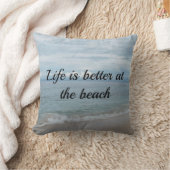 ターコイズ海、砂ビーチ付き文字 クッション (ブランケット)