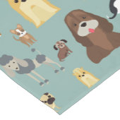 ターコイズ背景犬パターン ショートテーブルランナー (コーナー)