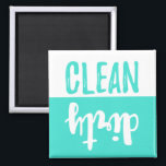 ターコイズ(アクアティール（緑がかった色）)ホワイトクリーン汚れ食洗機 マグネット<br><div class="desc">あなたの食洗機のためのこの磁石は、あなたの家族全体が内部の料理がクリーンであるか汚れているか知ることができる。向かい合う言葉は、2つの魅力的なブラシ（ブラシストローク）フォントにある。"CLEAN"は、白い背景の上にターコイズ(アクアまたはティール（緑がかった色）)資本プリントブロック文字で表示される。マグネットを裏返のまわりにし、「ダーティ」という単語がターコイズの背景に白い小文字のスクリプトで現れる。キッチンデッキに最適な美しい全体的な外観。</div>