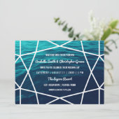 ターコイズ ウェーブ ジオメトリック ウェディング インビテーション (スタンド正面)
