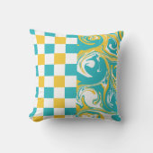 ターコイズ、黄色、白のチェックと渦巻き クッション (正面)