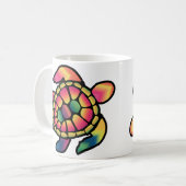 ターテカラフルル染料：鮮やか絞り染めの亀 コーヒーマグカップ (正面左)