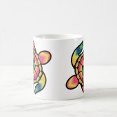 ターテカラフルル染料：鮮やか絞り染めの亀 コーヒーマグカップ (中央)