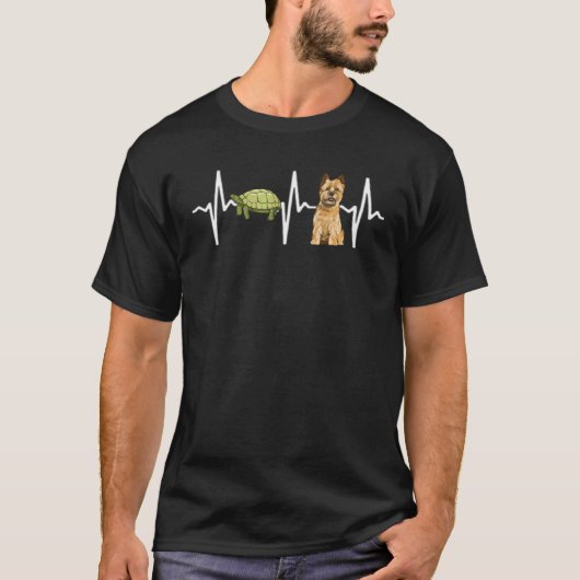 タートルケアンテリアハートビートドッグ Tシャツ (正面)