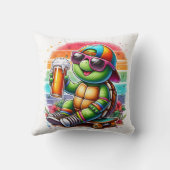 タートルスケートボーダーが飲み物のアウトドアを飲む クッション (裏面)