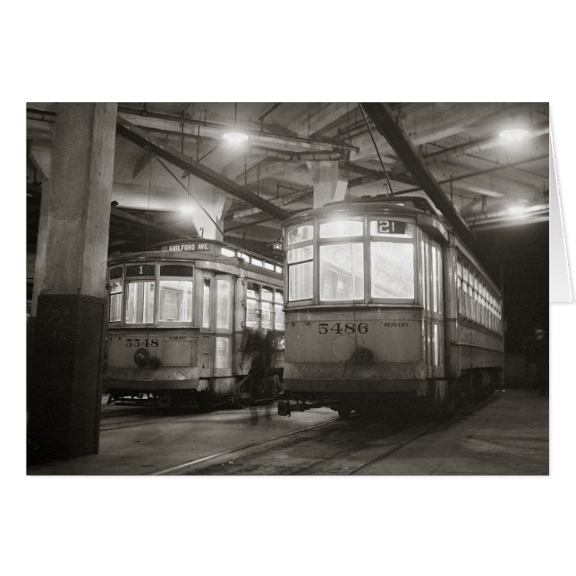 ターミナルのトロリーバス、1943年 (正面横)