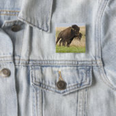 タールグラスで燃えるような若いバイソンブル 缶バッジ (インサイチュ)