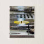 ターンテーブルの記録的なビニール音楽音のレトロのヴィンテージ ジグソーパズル (縦)