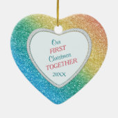 ダイアモンドレインボーグリッターフォト初めてのクリスマス セラミックオーナメント (裏面)