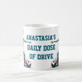 ダイナミックなガールサッカー選手のアクショやる気を起こさせるン コーヒーマグカップ (中央)