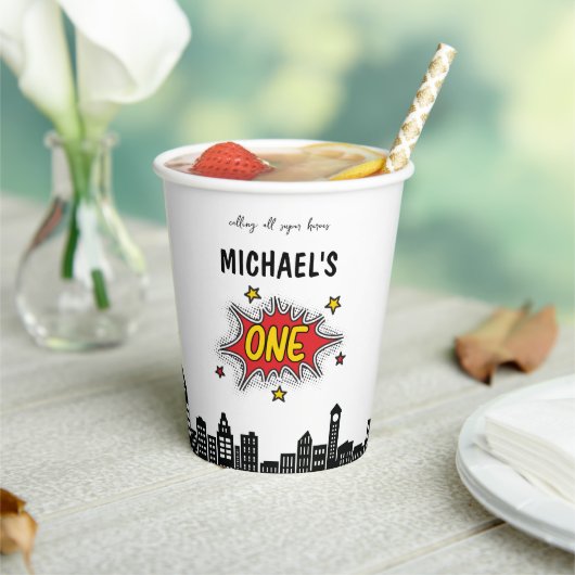 ダイナミックなスーパーヒーローの誕生日 紙コップ (インサイチュ)