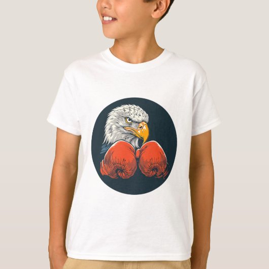 ダイナミックな印象を与えるボクシンググローブを着けた力強いワシ Tシャツ (正面)