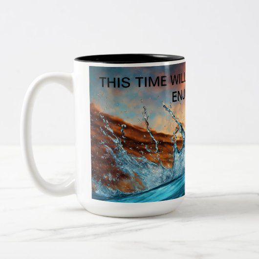 「ダイナミックな水 – 力強い倭とのリアルデザイン ツートーンマグカップ (左)