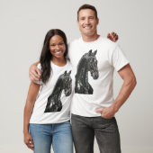 ダイナミックブラックホース Tシャツ (ユニセックス)