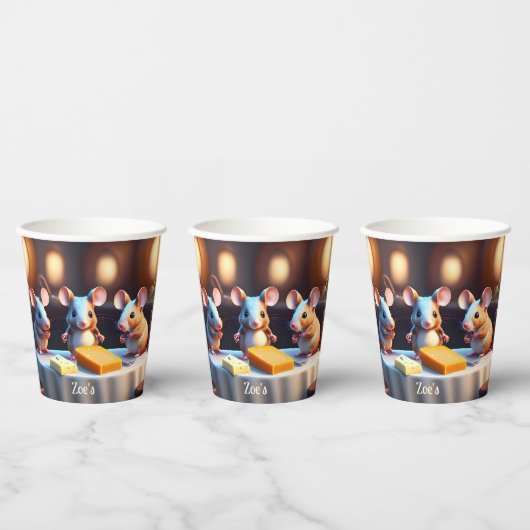 ダイニングテーブルでマウスの家族,子供の誕生日 紙コップ (複数)