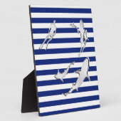 ダイバーやサメのようなクローム航海のがストライプある フォトプラーク (側面)