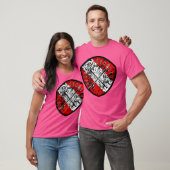 ダイバーダウン旗で揚げるスピアフィッシング Tシャツ (ユニセックス)