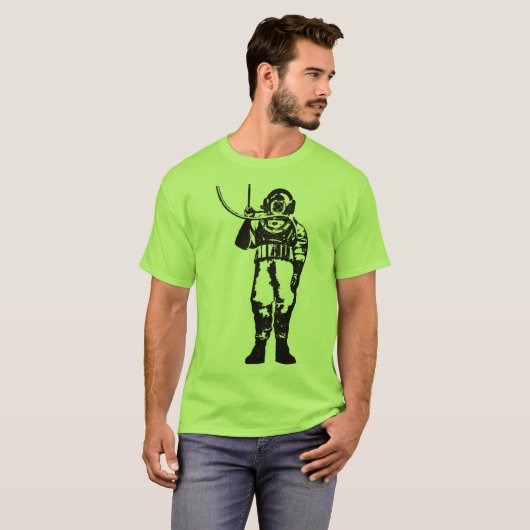 ダイビングのヘルメットを持つヴィンテージの深海のダイバー Tシャツ (正面フル)