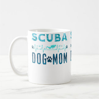 ダイビング好きなママのためのスクーバダイビングと子犬のデザイン コーヒーマグカップ