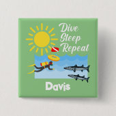 ダイブスリープリピートデザイン – 四角ボタン 缶バッジ (正面)