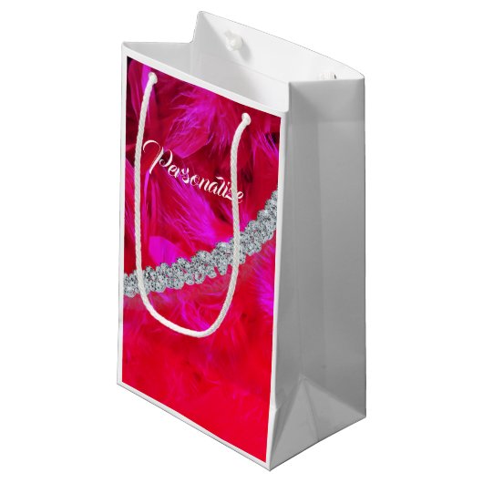 ダイヤモンドで覆われた赤い羽毛の抱き枕 スモールペーパーバッグ (正面アングル)