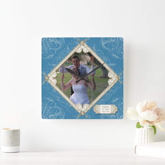 ダイヤモンドの渦巻の青いアジサイの結婚式の写真 スクエア壁時計 (ホーム)