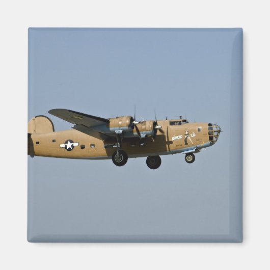 ダイヤモンドリルB-24爆撃機、オシュコシュに着陸 マグネット (正面)