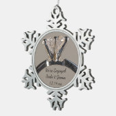 ダイヤモンド婚約リングや輪オングレー スノーフレークピューターオーナメント (右)