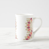 ダイヤモンド旋回パターン ボーンチャイナマグカップ (右)