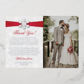 ダイヤモンド スノーフレークと赤いリボンの冬の結婚式 箔招待状 (正面)