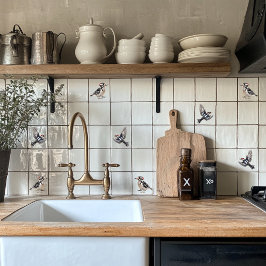 ダウンウードペッカーが逃げ出した タイル