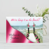 ダウンザアイル明るい赤紫色ホットピンクビーチ結婚式 招待状 (スタンド正面)