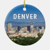 ダウンタウンと山とデンバーコロラド セラミックオーナメント (裏面)