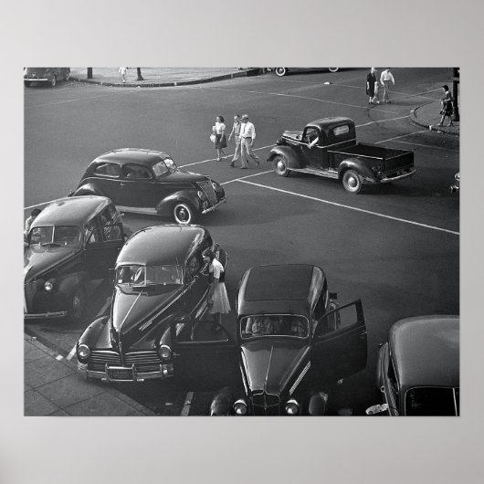 ダウンタウンの自動車、1942年。ヴィンテージ写真 ポスター (正面)