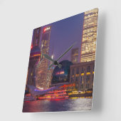 ダウンタウンウォーターフロントシャンハイ、中国 スクエア壁時計 (傾斜)