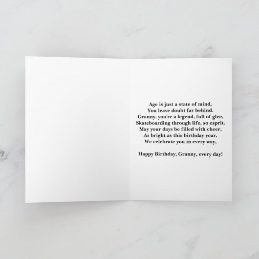 ダウンヒルダウンではなく、丘のおばあちゃん誕生日 カード (内部)