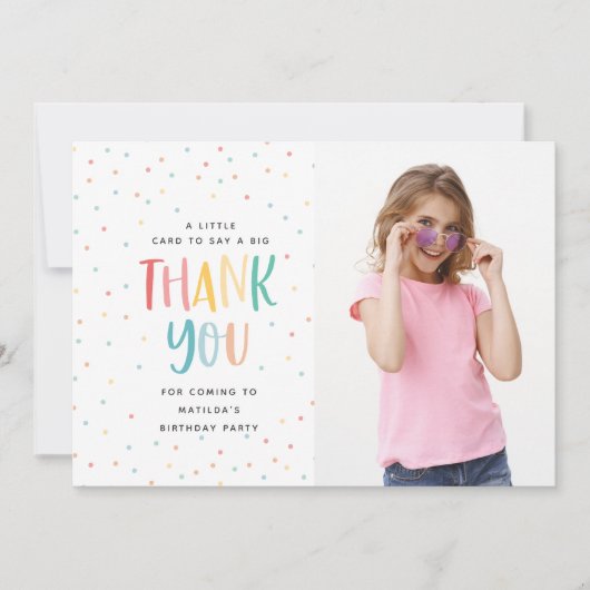 ダウンロード可能な虹の楽しい写真 カラフルなお礼 招待状 (正面)