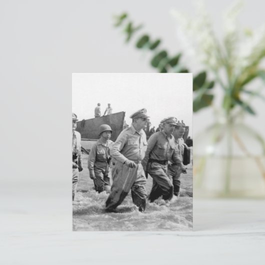 ダグラス・マッカーサー将軍が上陸して戦争のイメージ ポストカード (スタンド正面)