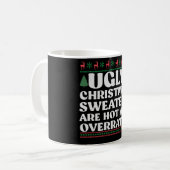 ダサいクリスマスセーターは熱いのに過大評価 コーヒーマグカップ (正面左)