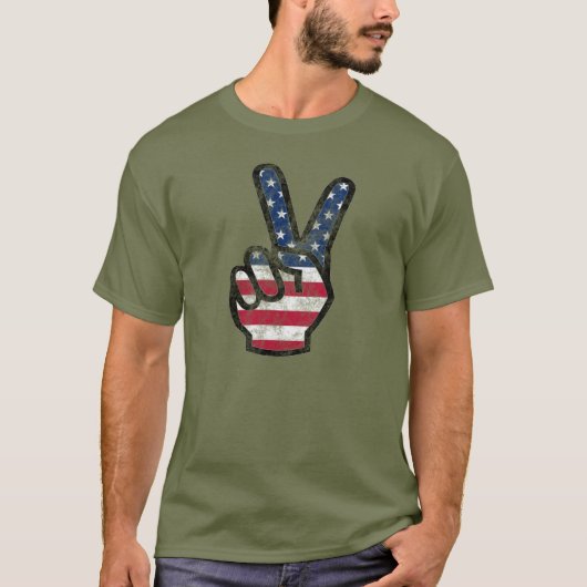 ダサかっこいいアメリカ国旗ハンドピースサイン Tシャツ (正面)