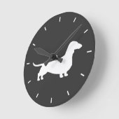 ダシュントのシルエット – ショートヘアウィーナードッグ ラウンド壁時計 (傾斜)