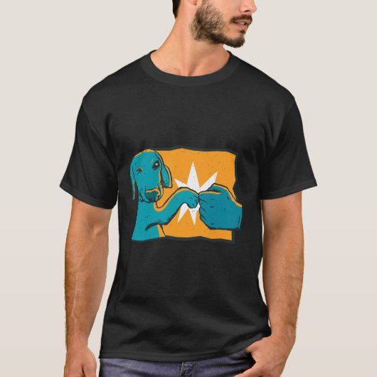 ダシュント犬の拳バンプ Tシャツ (正面)