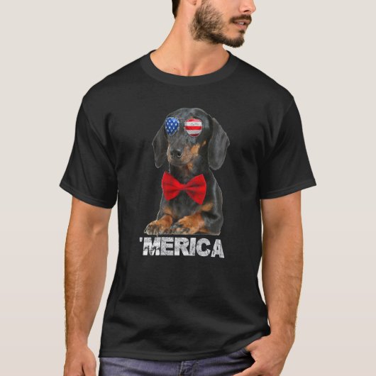 ダシュント米国国旗7月4日犬4日 Tシャツ (正面)