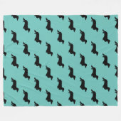 ダシュント長髪 – シルエット1 フリースブランケット (正面(横))