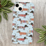 ダシュント・ソーセージ犬 Case-Mate iPhone 14 PLUSケース<br><div class="desc">可愛い小さなダシュントのソーセージやウールのニットウェアのウィナー犬。愛犬家やドッグウォーカーに最適。オリジナルアートby Nic Squirrell.</div>