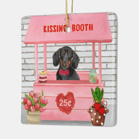 ダシュンドウグバレンタインデーキスをするス セラミックオーナメント (左)