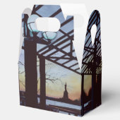 ダスクアットフリーダムズビージュンエリス島 フェイバーボックス (オープン)