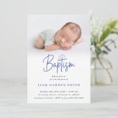 ダスティエレガントブルーパステルスクリプトバプティスマ写真イン 招待状 (スタンド正面)